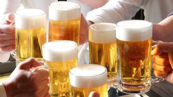 Uống rượu bia gây tăng nguy cơ nhồi máu não